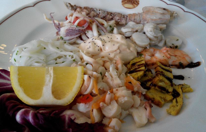 antipasto di pesce bollito